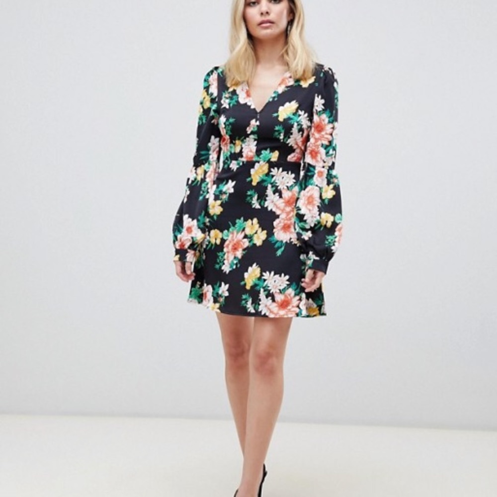 NWT PrettyLittleThing floral print dress